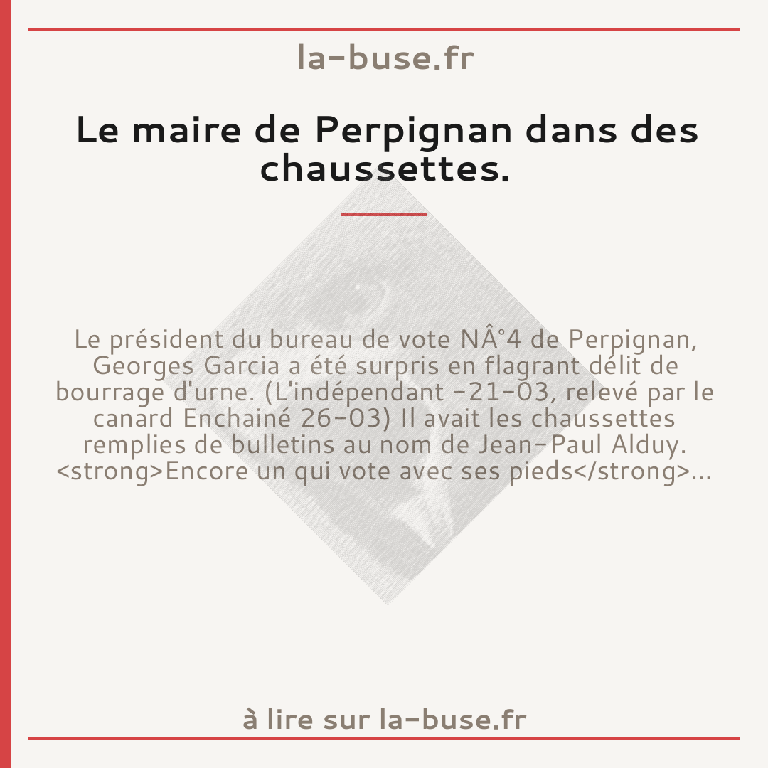 Le maire de Perpignan dans des chaussettes.